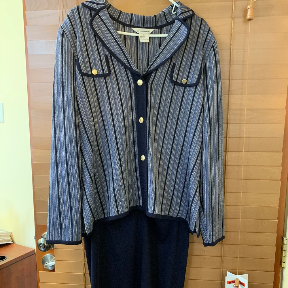 High End Long Sleeve Misook Skirt Suit